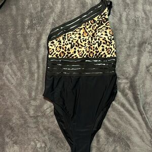 CUPSHE one piece leopard bathing suit